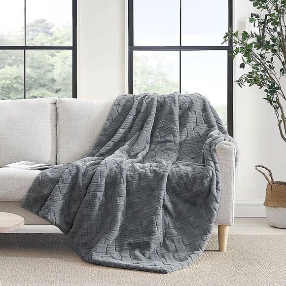 NEW Koolaburra by UGG Crystelle Faux Fur Throw in Wild Dove 50"x70" Cold Weather - Picture 2 of 10